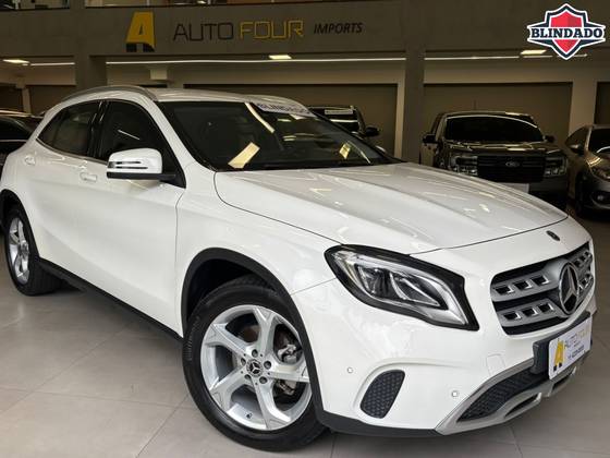 MERCEDES-BENZ GLA 200 1.6 CGI FLEX ADVANCE 7G-DCT